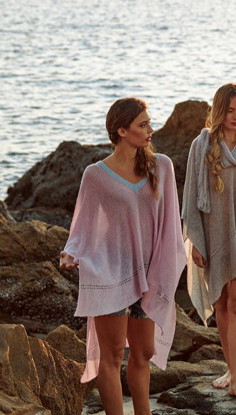 Light poncho in powder pink cashmere